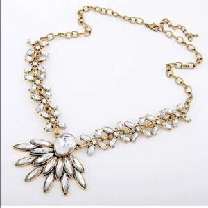 CRYSTAL FLOWER PENDANT DROP #309